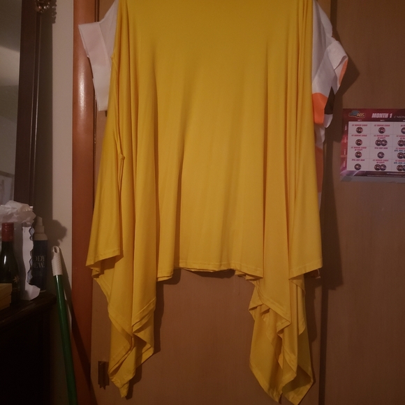 Tops - Picture 1 of 3